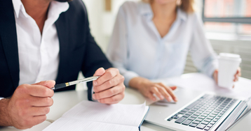 Kiedy najlepiej zawiesić działalność? Zawieszenie a zamknięcie firmy w praktyce