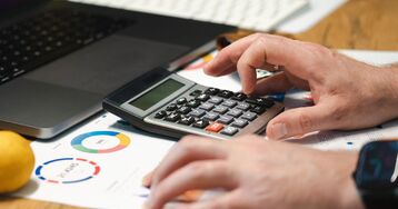 Czy opłaca się konsolidować kredyty? Niższa rata nie zawsze oznacza oszczędność
