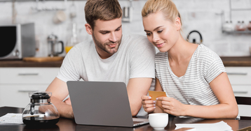 Standardowa oferta pożyczki gotówkowej w VeloBanku, a warunki oferty specjalnej dla użytkowników Totalmoney.pl. Różnica w kosztach jest od razu widoczna