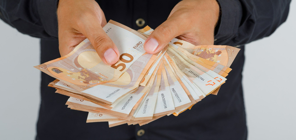 Kredyt indeksowany – co to jest, jak działa i jakie ma ryzyka?