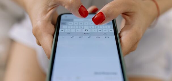 Dostałeś SMS o dopłacie 3 euro do paczki? Poczta Polska ostrzega przed oszustwem