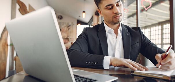 Odwieszenie działalności gospodarczej. Jak wznowić firmę przez internet i co z ZUS?
