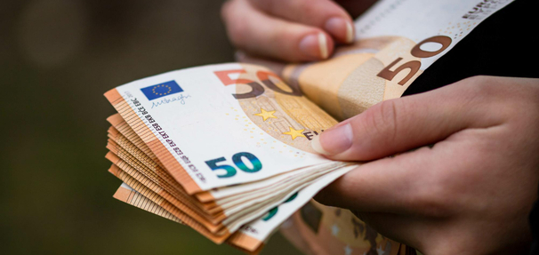 Kursy walut 31 marca 2025: czy teraz warto kupić dolara lub euro?