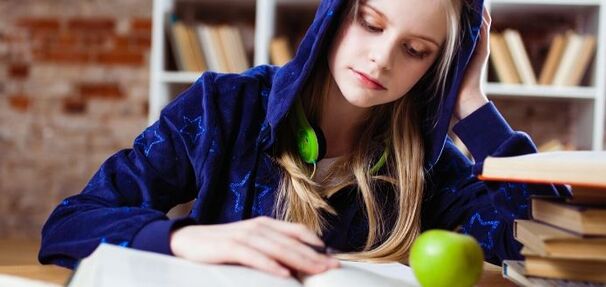 Jak bezpiecznie inwestować pieniądze na studia wyższe dziecka?