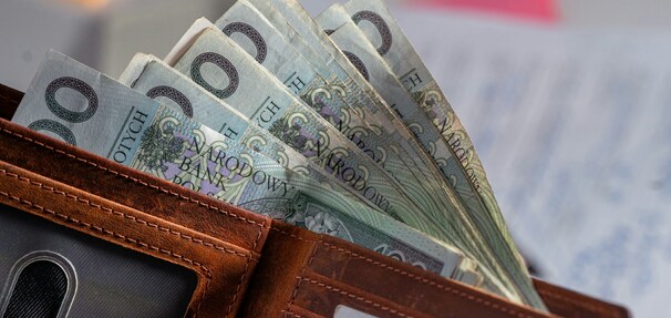 NBP pokazał nowe dane. Oszczędności rosną razem z długami