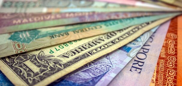 Wymieniasz waluty? Sprawdź, który bank proponuje najlepsze kursy