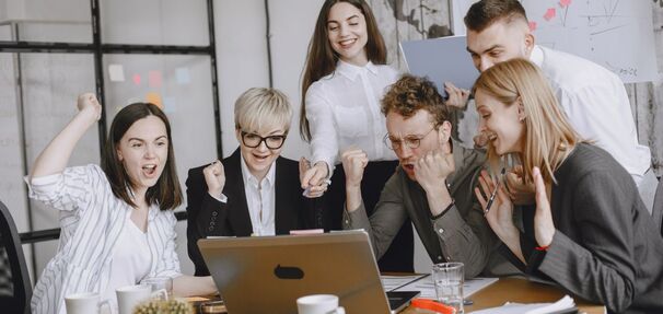 Crowdfunding, czyli finansowanie społecznościowe. Jak działa, jakie są jego rodzaje i platformy w Polsce?