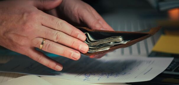 Klient stracił ponad 100 tys. zł z karty. Sąd wskazał, co musi udowodnić bank
