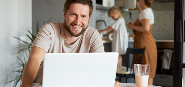 Pożyczanie w czasach niskiej inflacji i spadających stóp procentowych. Dlaczego może się opłacać?
