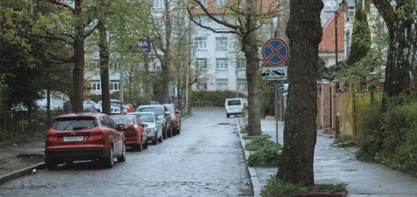 Mandat za parkowanie na zakazie może wzrosnąć nawet do 1000 zł. Jest propozycja zmian
