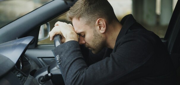 Kupujesz używane auto? Możesz przepłacić nawet 21 tys. zł przez cofnięty licznik