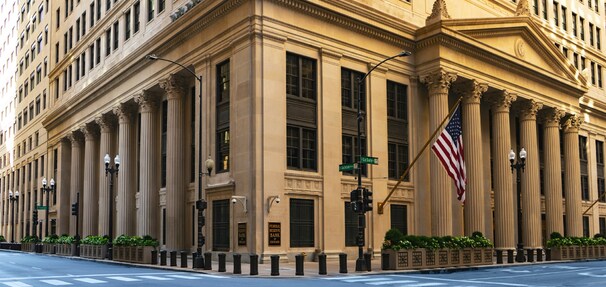 Fed wysłał rynkom ostrzeżenie. Podwyżka stóp w USA znów wraca do gry
