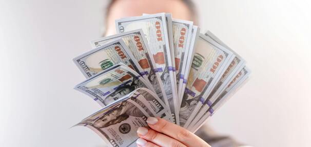 Kurs euro spada! Czy to najlepszy moment na zakup walut?