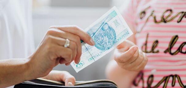 Coraz więcej Polaków odkłada część pensji. W PPK jest już ponad 52 mld zł