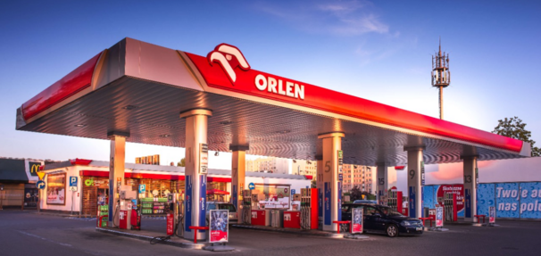 Tańsze tankowanie przez całe wakacje. Orlen wydłuża promocję do 30 sierpnia